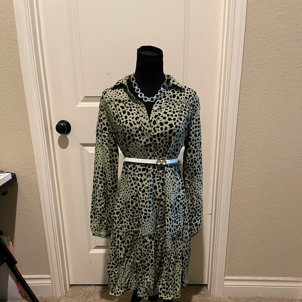 Cute spotted green dress